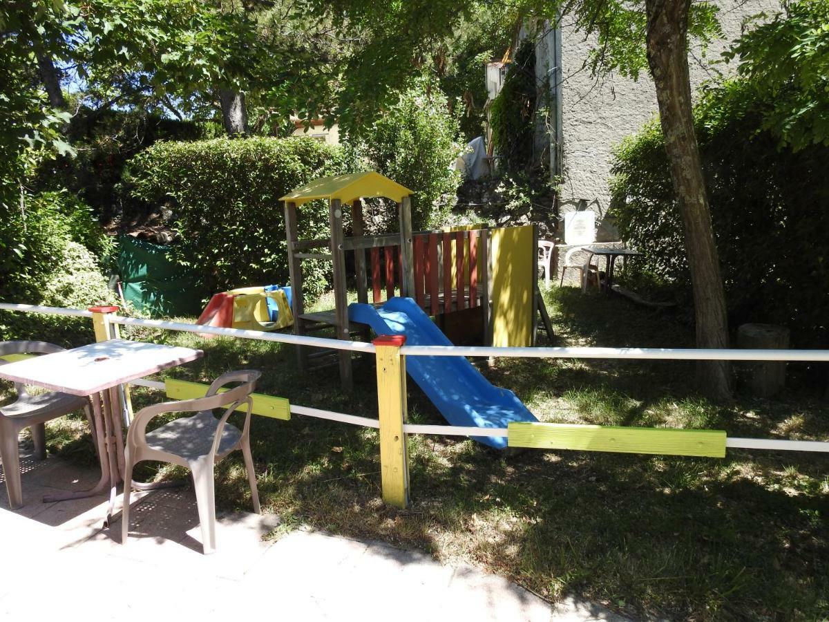 Camping Les Lavandes Darbres Bagian luar foto